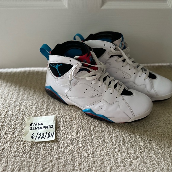 Sneakers - Picture 5 of 16